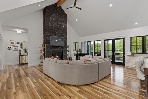 Tiny photo for 10028 E Pineridge Drive, Effingham, IL 62401 (MLS # 12596836)