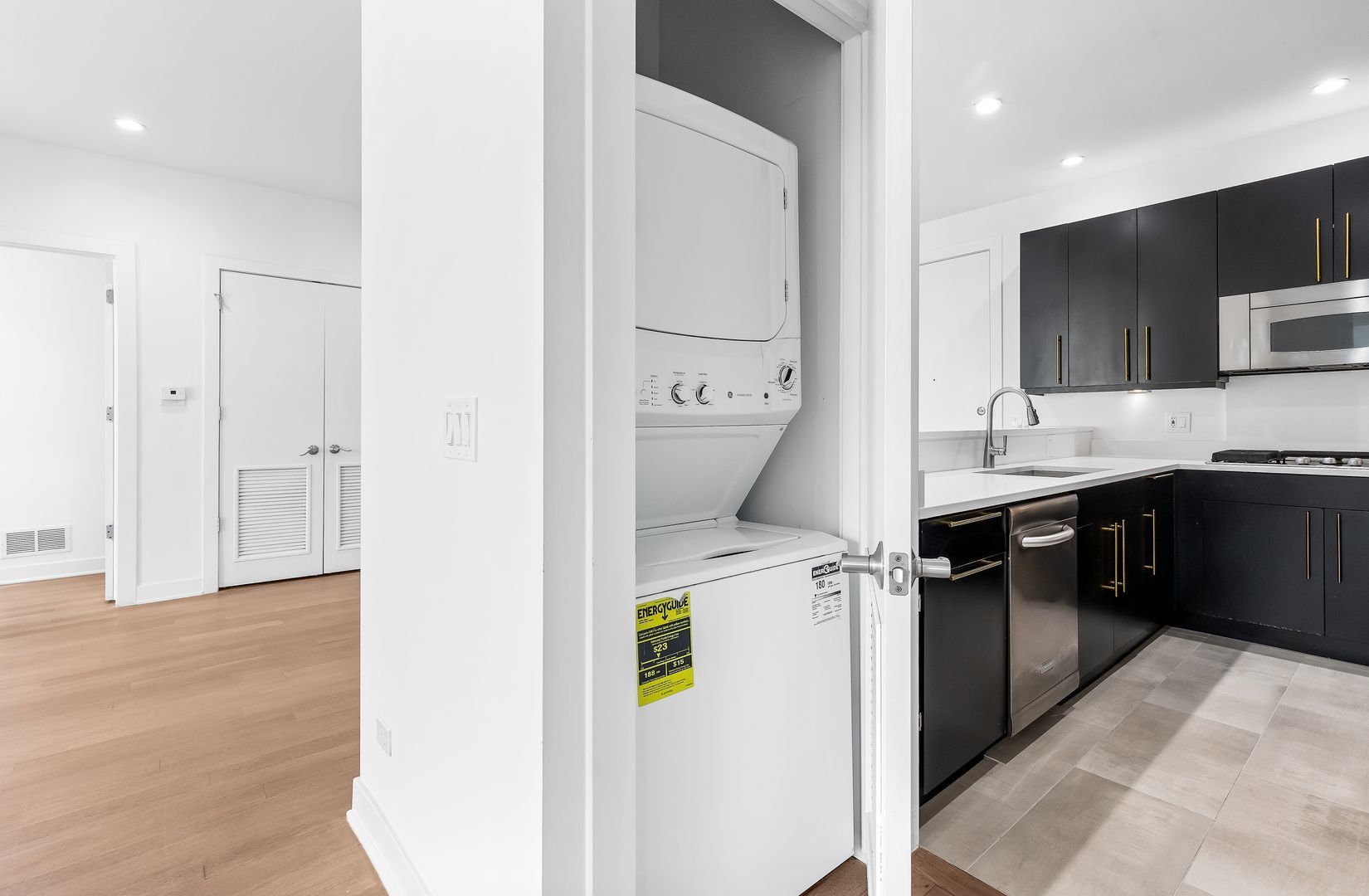 914 W Hubbard Street 304