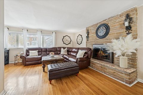 Tiny photo for 5239 N VIRGINIA Avenue, Chicago, IL 60625 (MLS # 12564120)