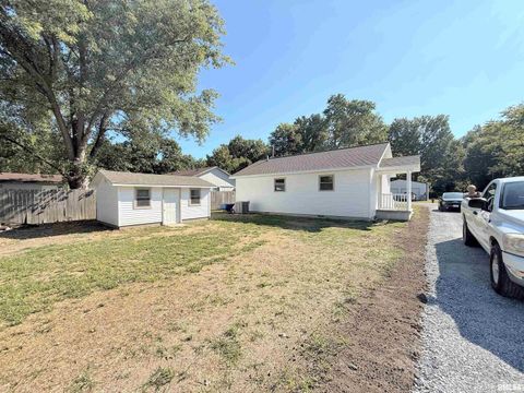 Tiny photo for 214 S LINCOLN Street, Royalton, IL 62983 (MLS # EB459609)