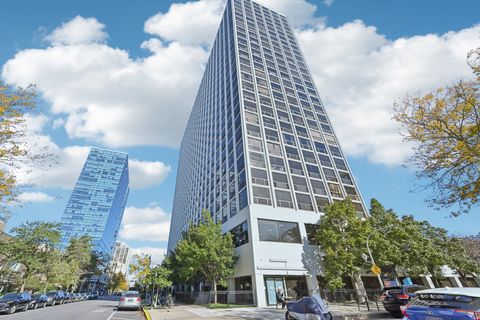 Photo of 4343 N Clarendon Avenue #1004, Chicago, IL 60613 (MLS # 12403725)