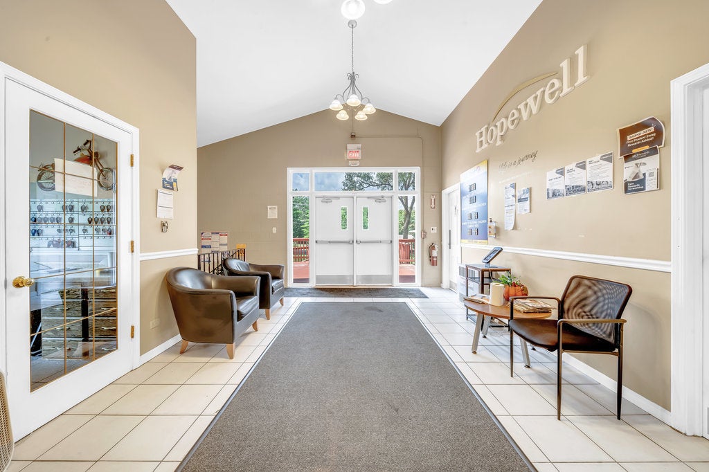 1352 N Cedar Road