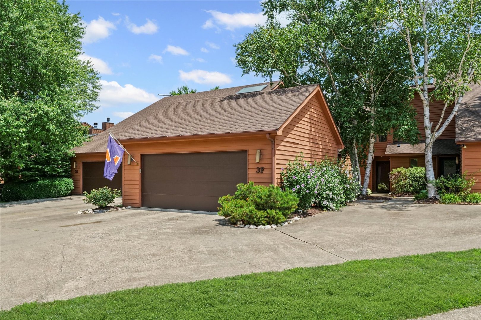 3 Lyndhurst Village Court F