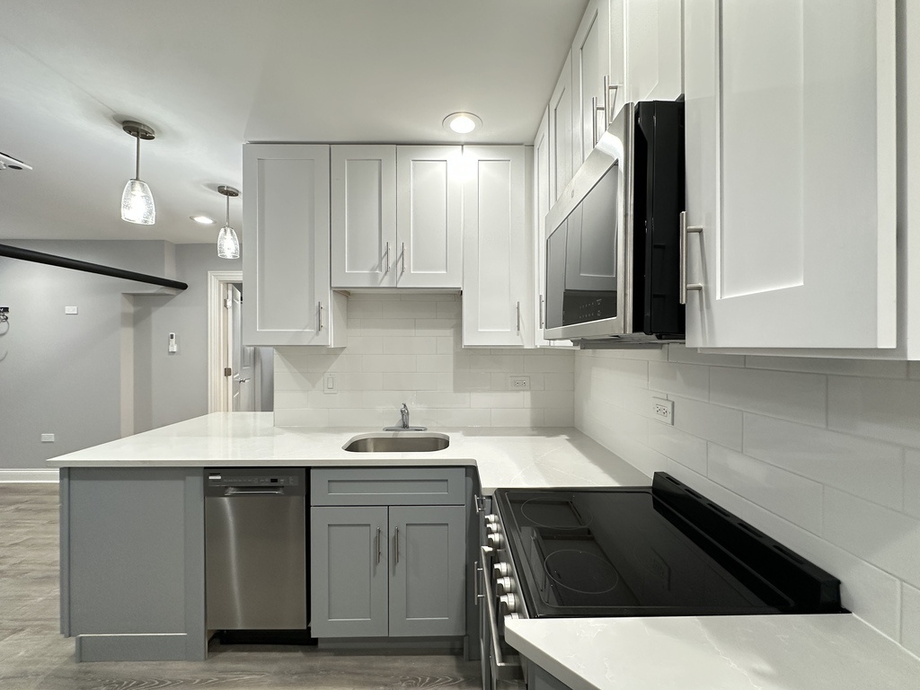 1224 W Rosemont Avenue GDN