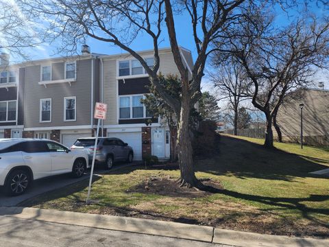 Tiny photo for 2011 Farnham Court, Schaumburg, IL 60194 (MLS # 12564066)