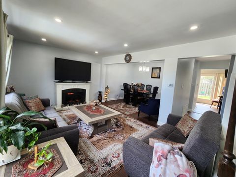 Tiny photo for 2011 Farnham Court, Schaumburg, IL 60194 (MLS # 12564066)