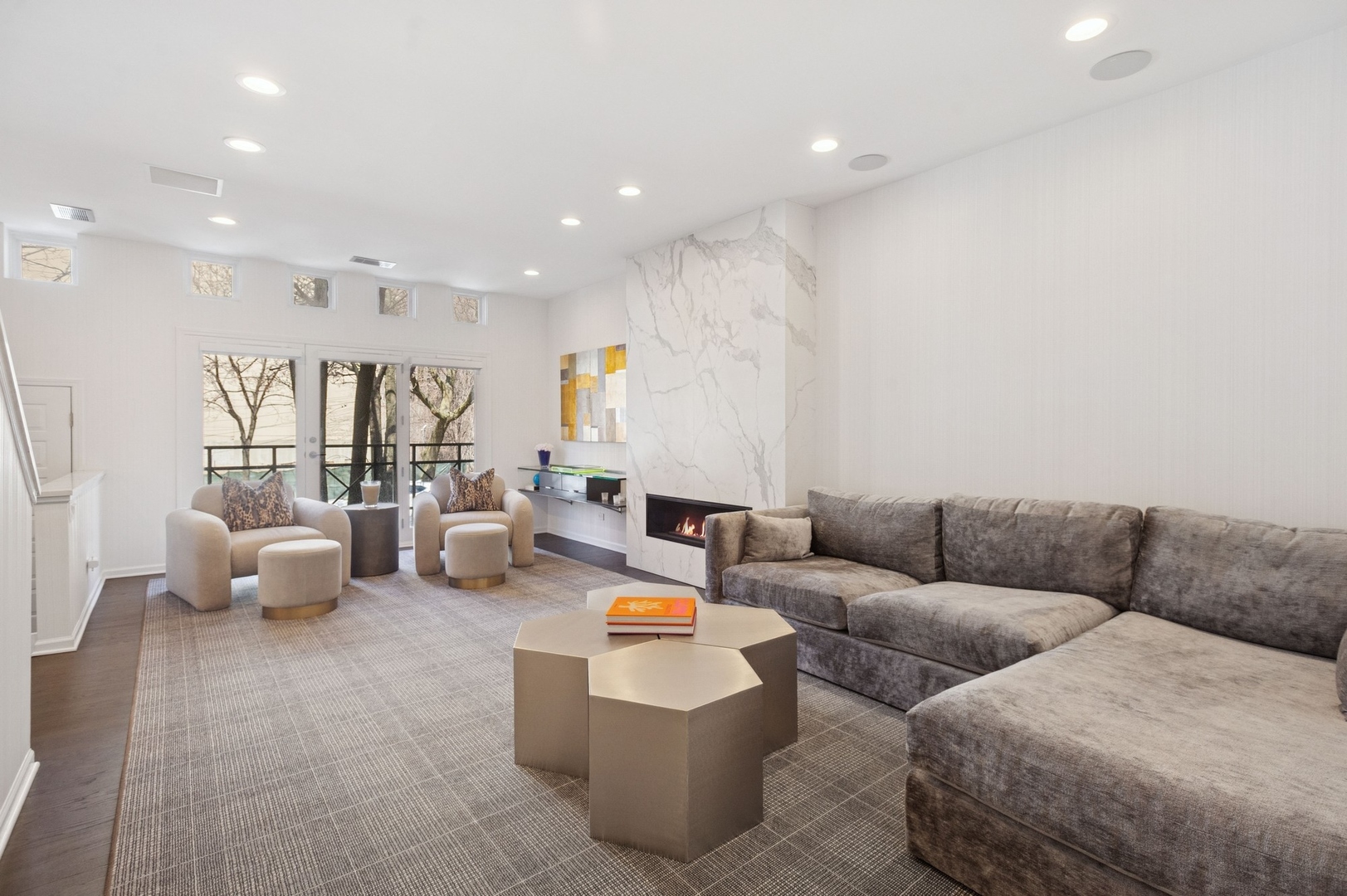 123 W OAK Street G
