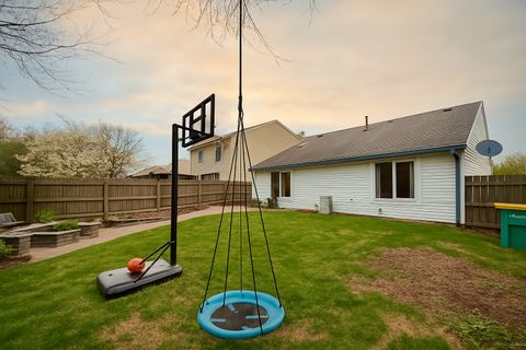 Tiny photo for 30w105 Maplewood Drive, Warrenville, IL 60555 (MLS # 12400119)