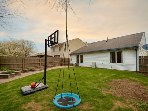 Tiny photo for 30w105 Maplewood Drive, Warrenville, IL 60555 (MLS # 12400119)