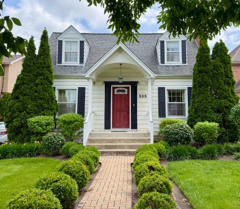 Photo of 335 Oak Street, Elmhurst, IL 60126 (MLS # 12706632)