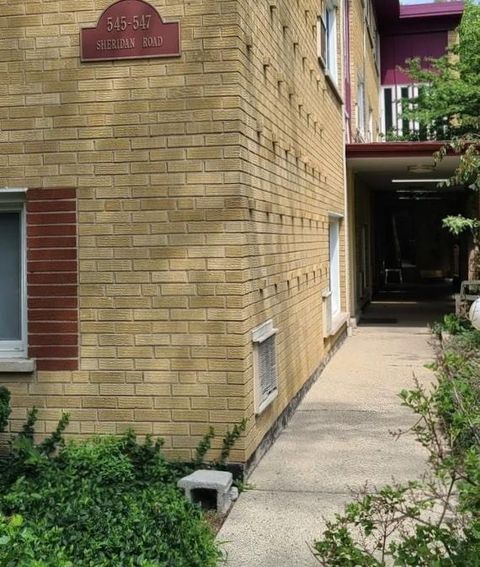 547 Sheridan Road 2W Evanston IL 60202