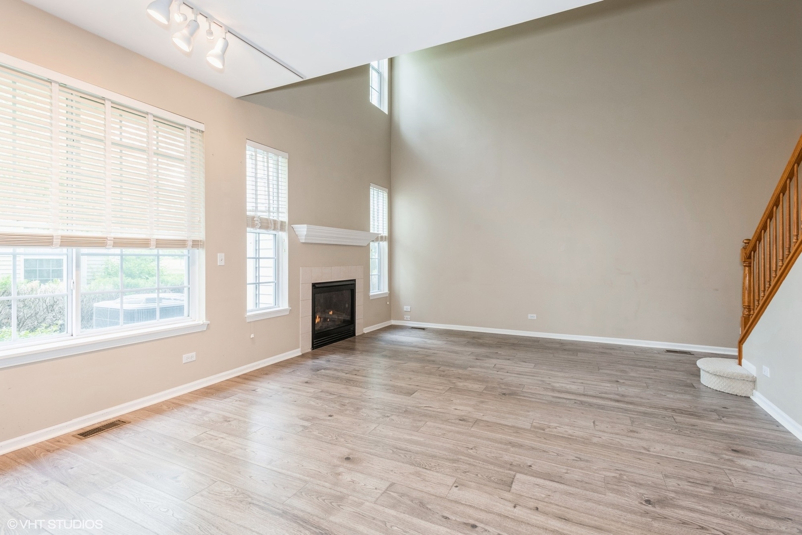 2115 Pembridge Drive 2115