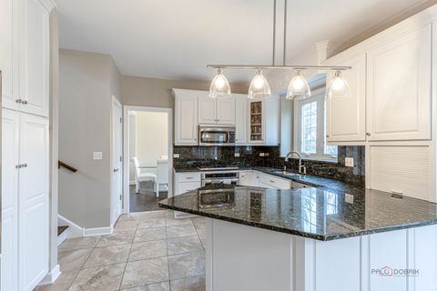 Tiny photo for 1800 Darnell Street, Libertyville, IL 60048 (MLS # 12619341)