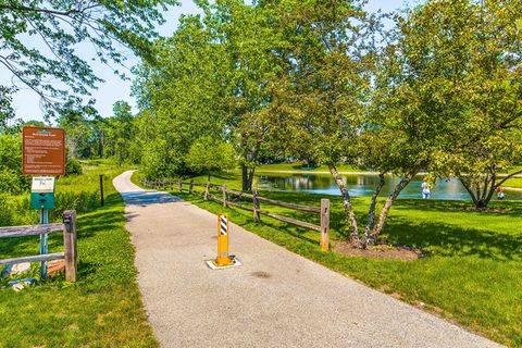 Tiny photo for 1800 Darnell Street, Libertyville, IL 60048 (MLS # 12619341)