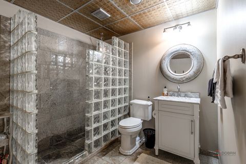 Tiny photo for 1800 Darnell Street, Libertyville, IL 60048 (MLS # 12619341)