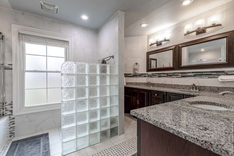 Tiny photo for 1800 Darnell Street, Libertyville, IL 60048 (MLS # 12619341)