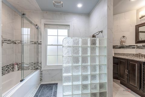 Tiny photo for 1800 Darnell Street, Libertyville, IL 60048 (MLS # 12619341)