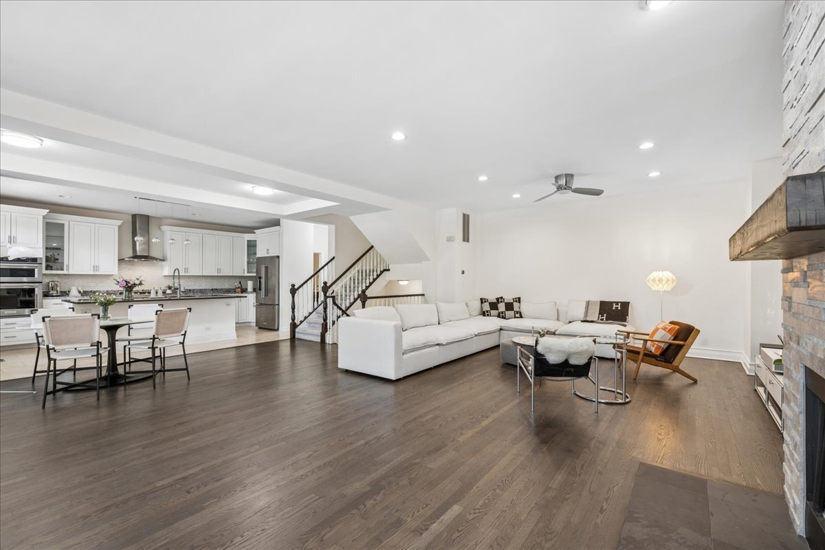 1863 Admiral Court