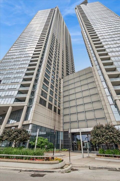 Photo of 600 N Lake Shore Drive #2411, Chicago, IL 60611 (MLS # 12763928)