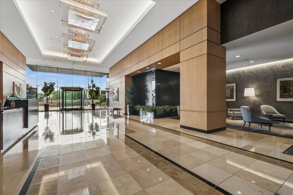 600 N Lake Shore Drive 2411