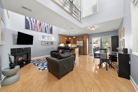 Tiny photo for 819 N Damen Avenue #3, Chicago, IL 60622 (MLS # 12498342)