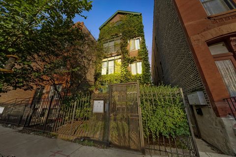Tiny photo for 819 N Damen Avenue #3, Chicago, IL 60622 (MLS # 12498342)