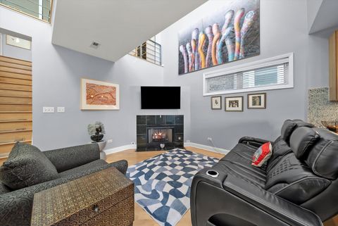 Tiny photo for 819 N Damen Avenue #3, Chicago, IL 60622 (MLS # 12498342)