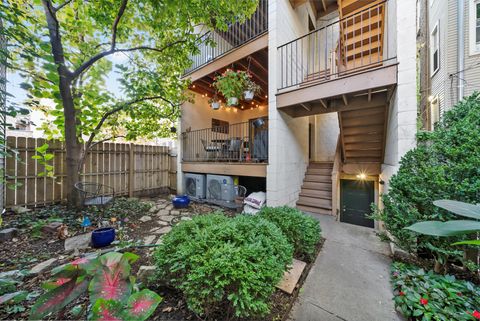 Tiny photo for 819 N Damen Avenue #3, Chicago, IL 60622 (MLS # 12498342)