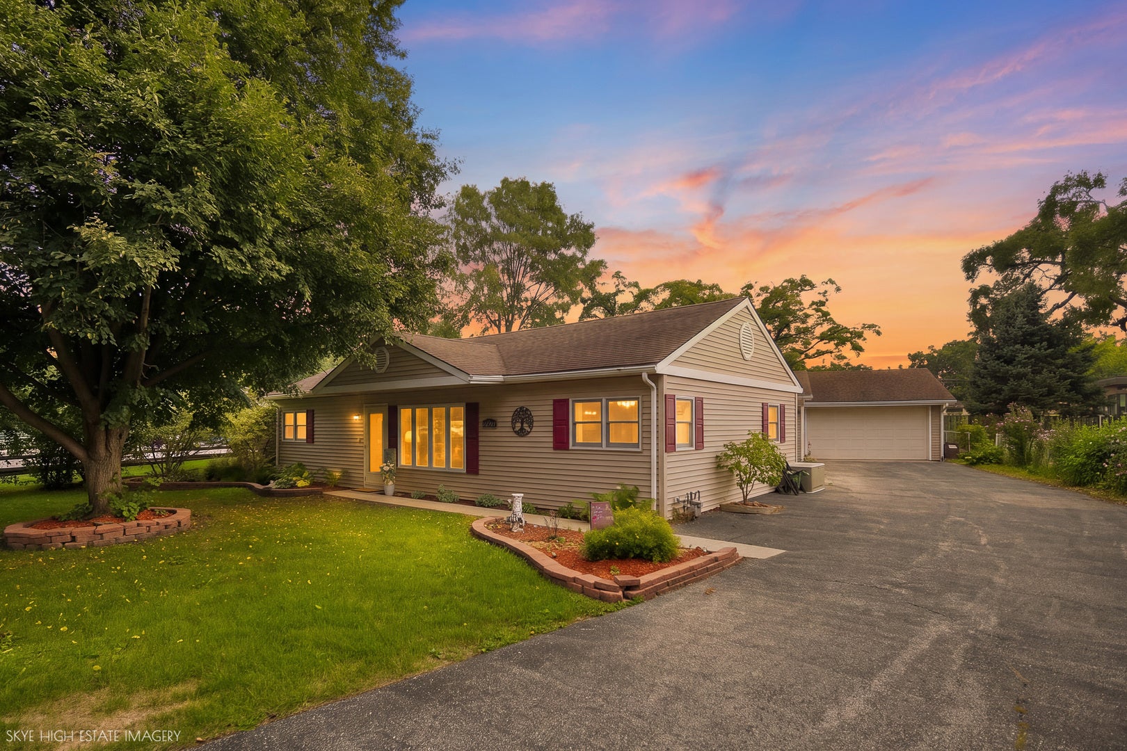 7411 W 109th Place