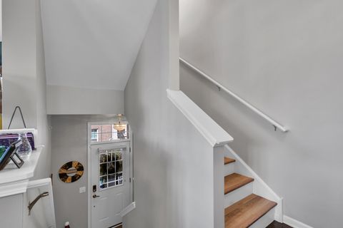 Tiny photo for 843 Lexington Circle E #E, Des Plaines, IL 60016 (MLS # 12488328)