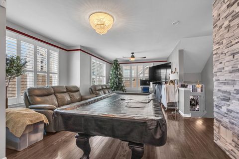Tiny photo for 843 Lexington Circle E #E, Des Plaines, IL 60016 (MLS # 12488328)