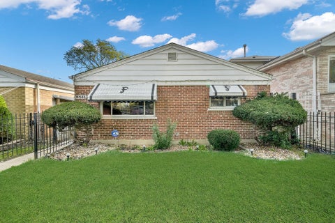 Photo of 4541 S Laporte Avenue, Chicago, IL 60638 (MLS # 12796037)