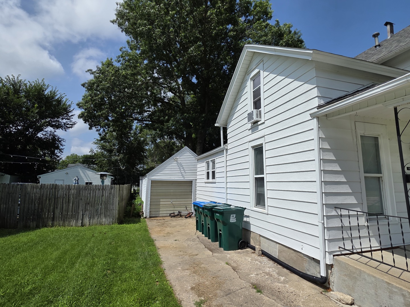 300 & 300 1/2 4th Avenue