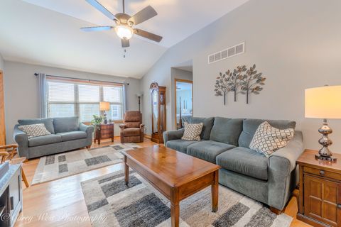 Tiny photo for 708 Nancy Court, Sycamore, IL 60178 (MLS # 12532512)