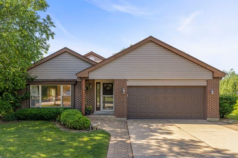 Photo of 8407 Carriage Lane, Tinley Park, IL 60487 (MLS # 12675432)