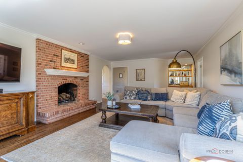 Tiny photo for 609 Old Hickory Lane, Libertyville, IL 60048 (MLS # 12589557)