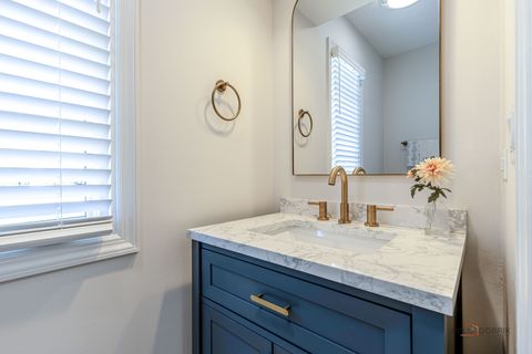 Tiny photo for 609 Old Hickory Lane, Libertyville, IL 60048 (MLS # 12589557)