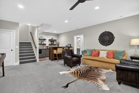 Tiny photo for 6925 Grover Station Sta, Bettendorf, IA 52722 (MLS # 12658427)