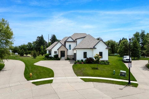 Tiny photo for 6925 Grover Station Sta, Bettendorf, IA 52722 (MLS # 12658427)