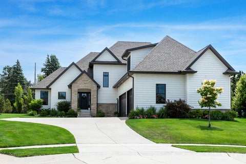 Photo of 6925 Grover Station Sta, Bettendorf, IA 52722 (MLS # 12658427)
