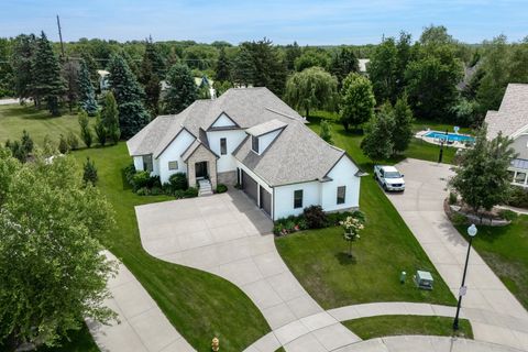 Tiny photo for 6925 Grover Station Sta, Bettendorf, IA 52722 (MLS # 12658427)