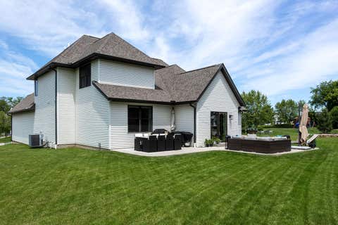 Tiny photo for 6925 Grover Station Sta, Bettendorf, IA 52722 (MLS # 12658427)