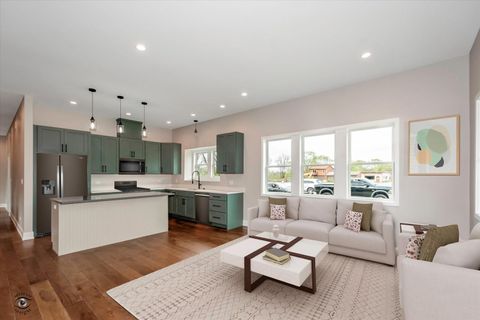 Tiny photo for 135 W 18th Street, Lockport, IL 60441 (MLS # 12155100)
