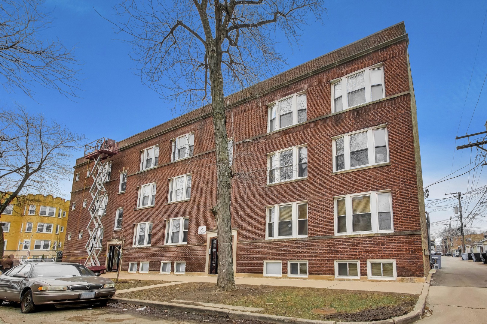 3105 W Argyle Street 3