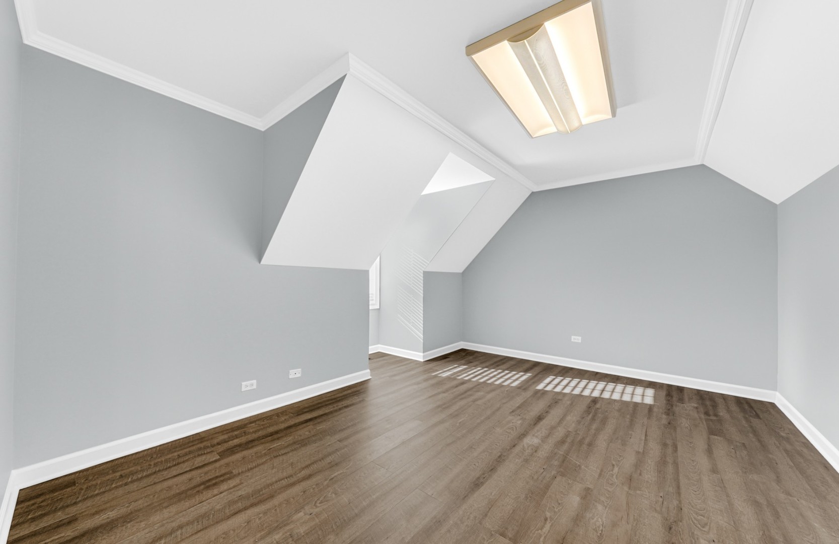 1624 W Colonial Parkway