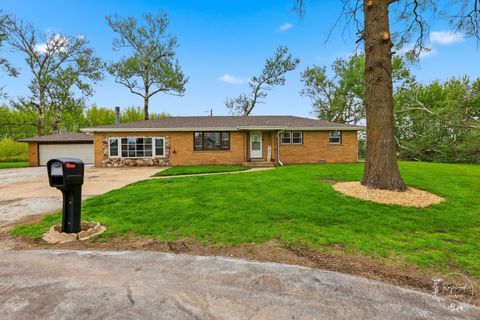 Photo of 235 E 2740 S Road, Kankakee, IL 60901 (MLS # 12636386)