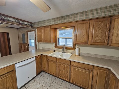 Tiny photo for 2 Linnview Drive, Mt Vernon, IL 62864 (MLS # 12586212)
