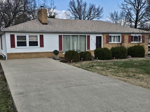 Photo of 2 Linnview Drive, Mt Vernon, IL 62864 (MLS # 12586212)