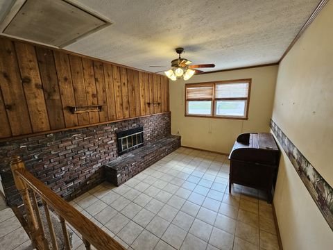 Tiny photo for 2 Linnview Drive, Mt Vernon, IL 62864 (MLS # 12586212)