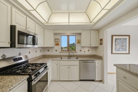 Tiny photo for 545 S River Road #505, Des Plaines, IL 60016 (MLS # 12715772)
